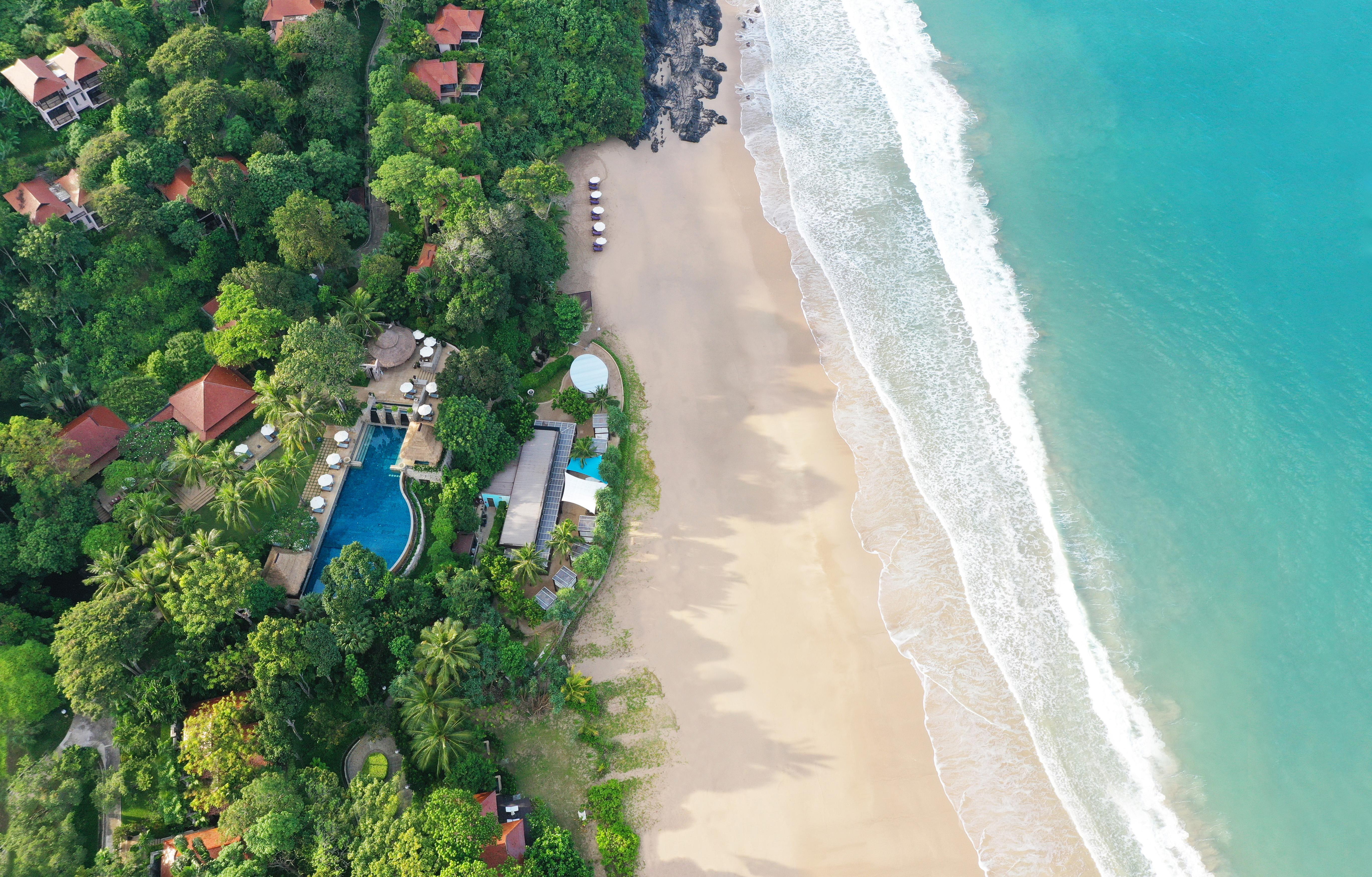 Pimalai Resort&Spa - SHA Extra Plus Ko Lanta Esterno foto Aerial view of the beach